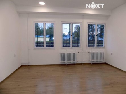 Pronájem komerčního objektu, obchodní centrum, 80 m²