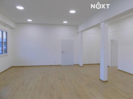 Pronájem komerčního objektu, obchodní centrum, 80 m²