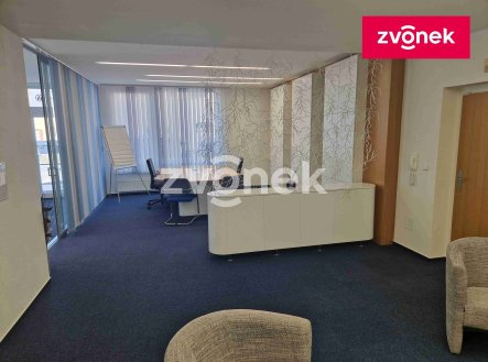 Pronájem kanceláře, 100 m²