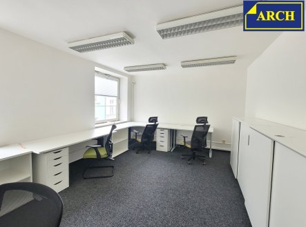 Pronájem kanceláře, 92 m²