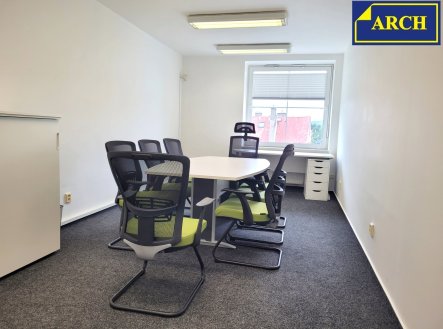 Pronájem kanceláře, 92 m²