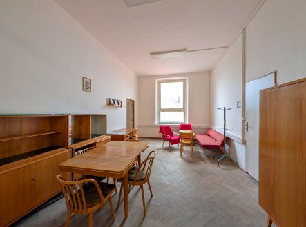 Pronájem skladu, 211 m²