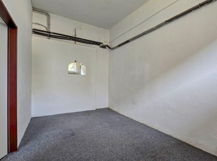 Pronájem kanceláře, 280 m²
