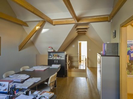Pronájem skladu, 1 100 m²