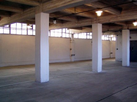 Pronájem skladu, 890 m²
