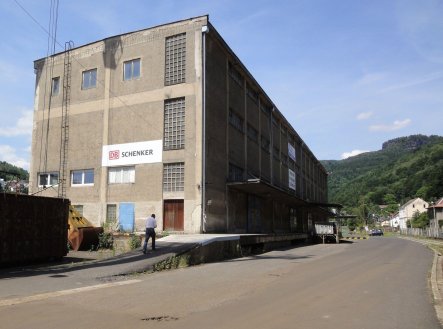 Pronájem skladu, 890 m²