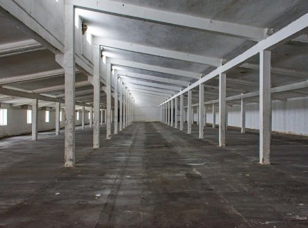 Pronájem skladu, 1 611 m²