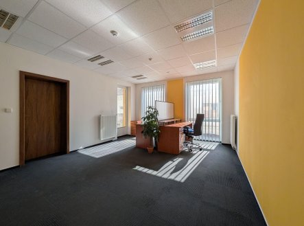 Pronájem kanceláře, 68 m²