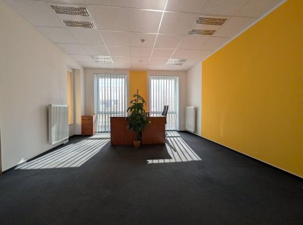 Pronájem kanceláře, 68 m²