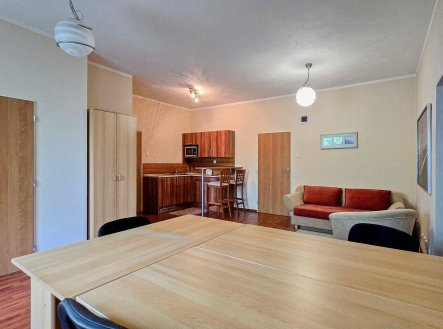Pronájem kanceláře, 71 m²