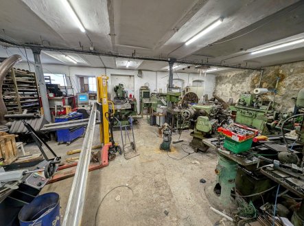 Prodej výrobní prostory, 3 600 m²