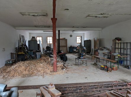Prodej výrobní prostory, 1 900 m²