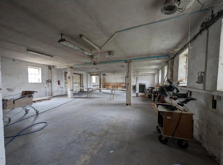 Prodej skladu, 1 900 m²