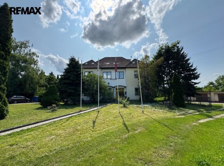 Prodej pozemku pro komerční výstavbu, 11 035 m²