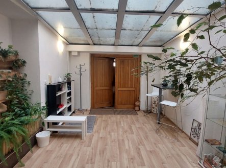 Pronájem obchodní prostory, 99 m²