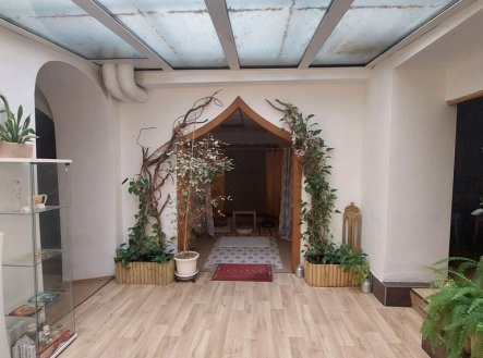 Pronájem obchodní prostory, 99 m²