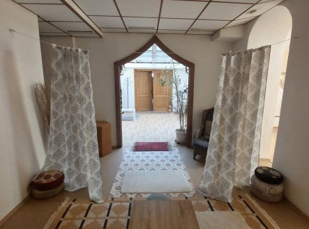 Pronájem obchodní prostory, 99 m²