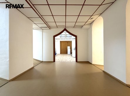 Pronájem obchodní prostory, 99 m²