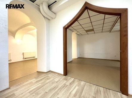 Pronájem obchodní prostory, 99 m²
