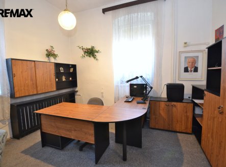 Pronájem kanceláře, 57 m²