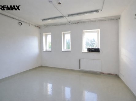 Pronájem obchodní prostory, 75 m²