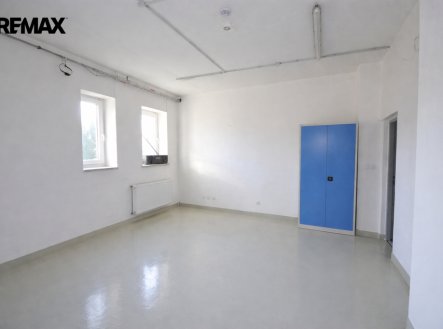 Pronájem obchodní prostory, 75 m²