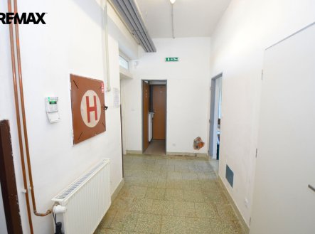 Pronájem obchodní prostory, 75 m²