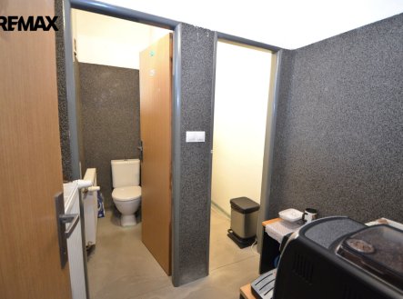 Pronájem obchodní prostory, 75 m²