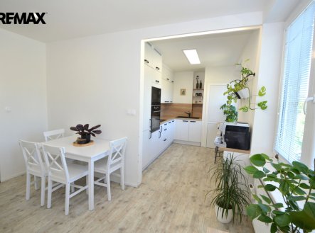 Pronájem bytu, 3+kk, 63 m²