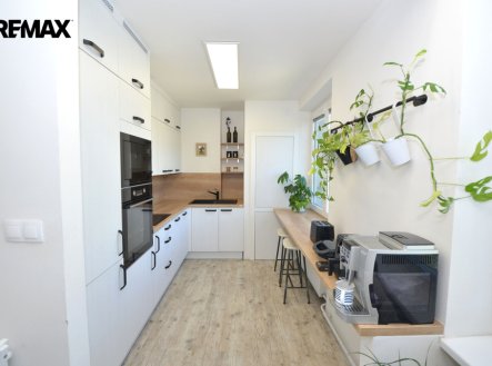 Pronájem bytu, 3+kk, 63 m²