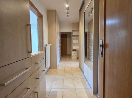 Pronájem bytu, 3+kk, 82 m²
