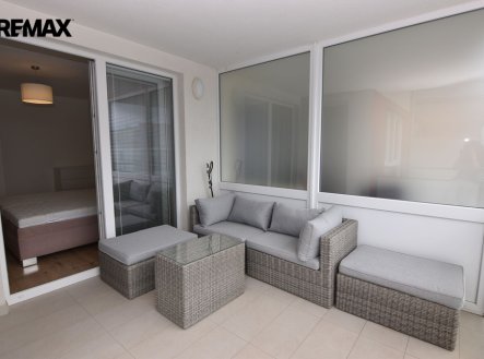 Pronájem bytu, 2+kk, 62 m²