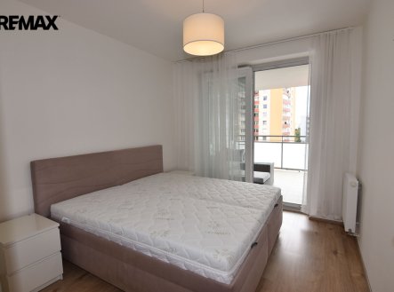 Pronájem bytu, 2+kk, 62 m²