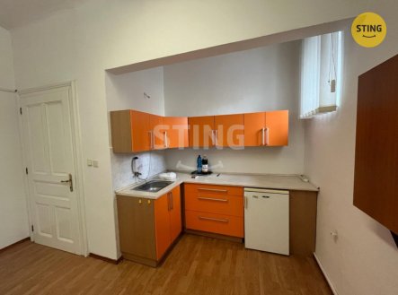 Pronájem kanceláře, 90 m²