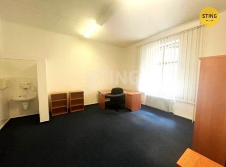 Pronájem kanceláře, 90 m²