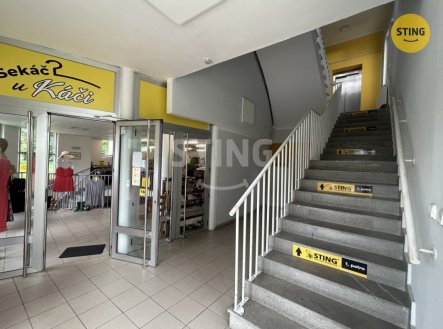 Pronájem kanceláře, 830 m²
