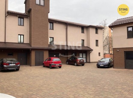 Pronájem skladu, 230 m²