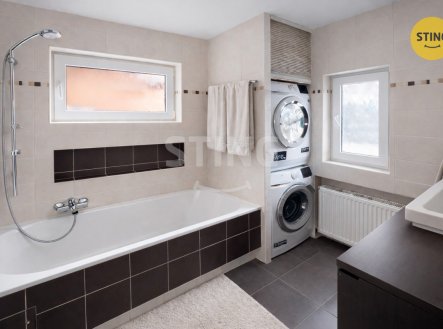 koupelna dole.jpg | Prodej - dům/vila, 240 m²