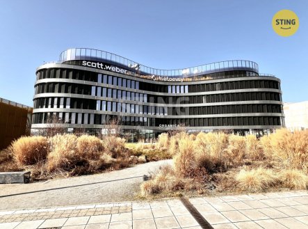 Pronájem kanceláře, 4 400 m²