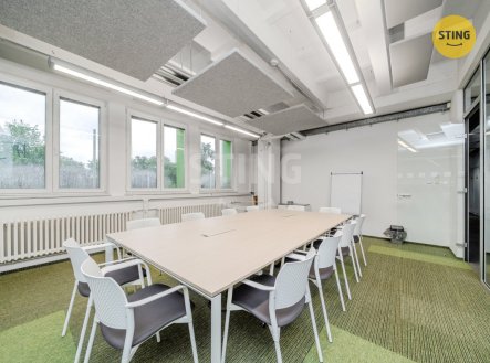 Pronájem kanceláře, 1 152 m²