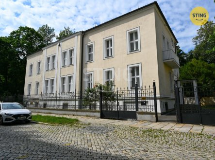 Pronájem kanceláře, 315 m²