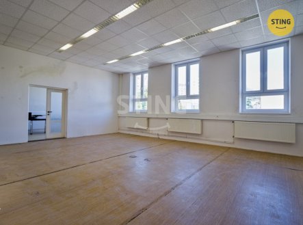 Pronájem kanceláře, 150 m²