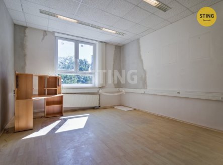 Pronájem kanceláře, 150 m²