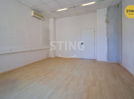 Pronájem kanceláře, 150 m²