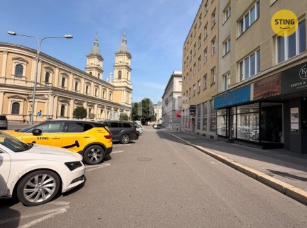 Pronájem kanceláře, 209 m²