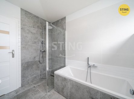 Pronájem domu/vily, 93 m²