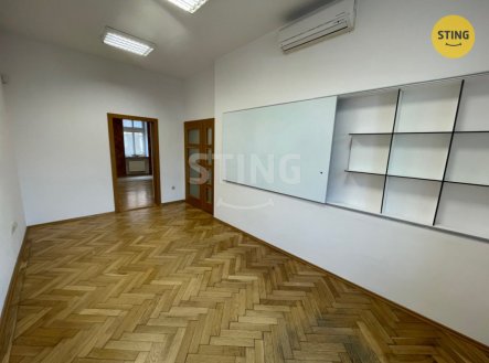 Pronájem kanceláře, 108 m²