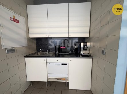 Pronájem kanceláře, 252 m²