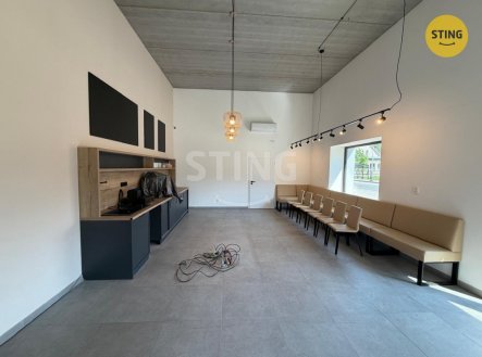 Pronájem obchodní prostory, 70 m²