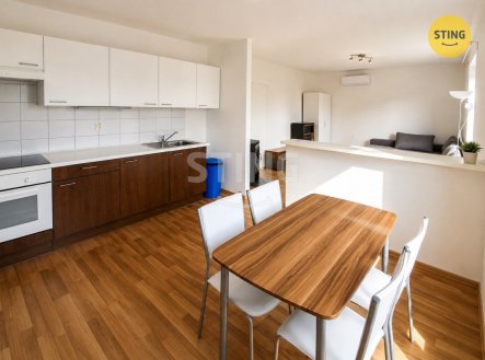 Pronájem bytu, 1+kk, 35 m²